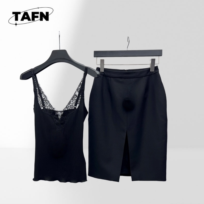 Fashion-Forward Women's Skirt  - đánh giá và giá Women Formal Wear Tops